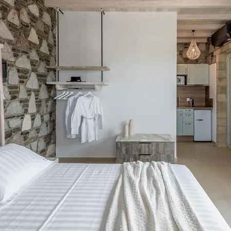 Hilltop Milos Apartment