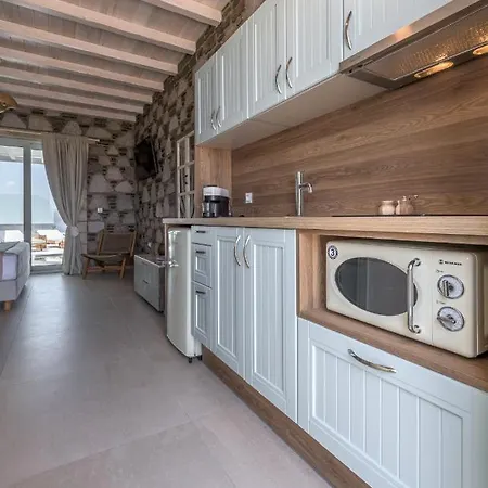 Apartment Hilltop Milos Mytakas