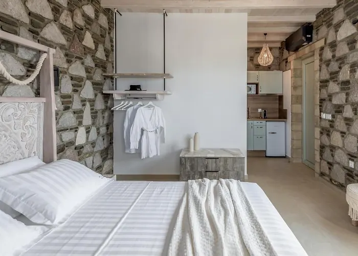 Hilltop Milos Lejlighed