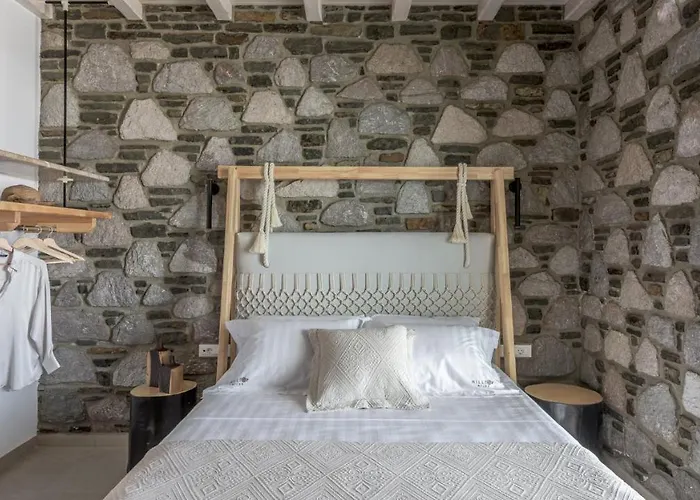 Hilltop Milos Lejlighed